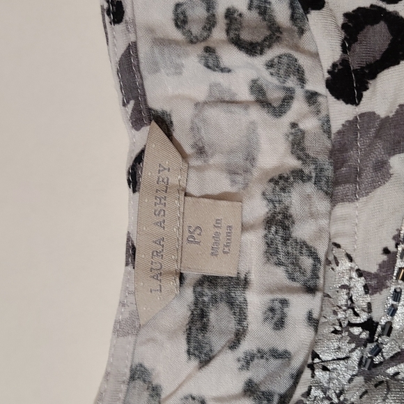 Laura Ashley leopard print blouse women's PS - Picture 4 of 5